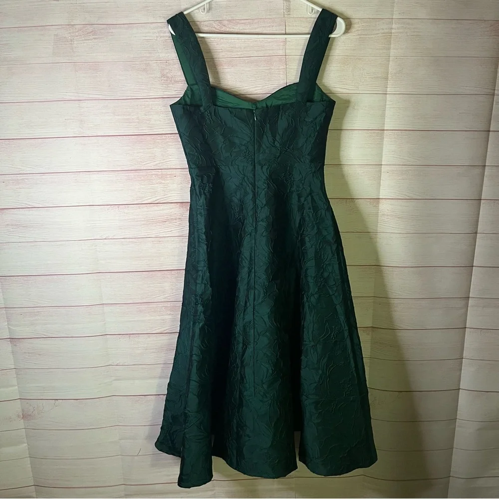Rihoas Green Sweetheart Neck Jacquard Midi Dress Size Small | 4 - Picture 12 of 12